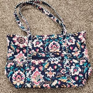 Vera Bradley 🪄 📚 🦉 🤓 ✨ HARRY POTTER Navy Floral Tote